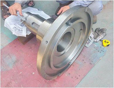 Hollow shaft for ring die pellet mill