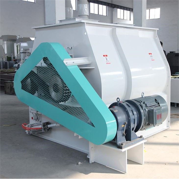 Mezclador de piensos para aves de corral