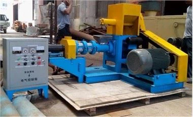 Extrusora de alimento para peces de tipo seco